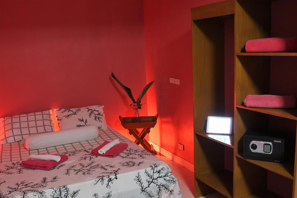 Blue Bamboo Hotel Balabag  Room photo