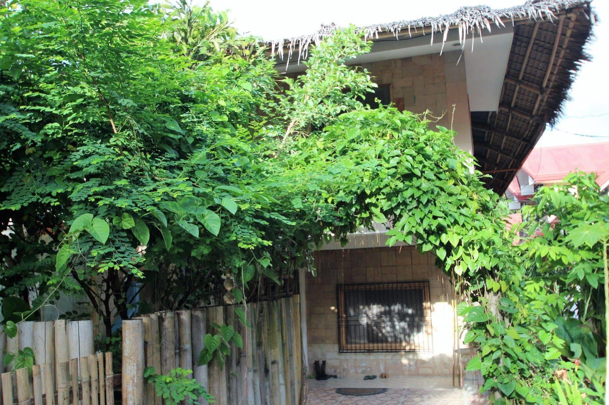Blue Bamboo Hotel Balabag  Exterior photo